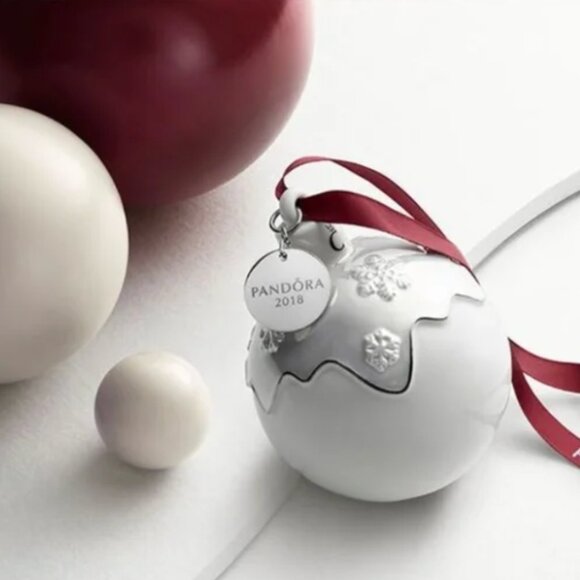 Pandora - Limited Edition 2018 Ornament 2018 ( Brand new in box ) - Picture 2 of 10